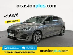 Gris / plata Usado 2023 Ford Focus ST-Line Berlina | 17.990 € (Precio justo)