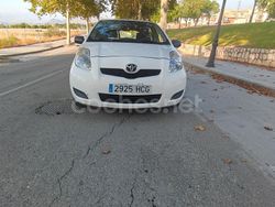 Blanco Usado 2011 Toyota Yaris Live Berlina | 4490 € (Buen precio)