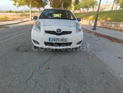 Blanco Usado 2011 Toyota Yaris Live Berlina | 4490 € (Buen precio)