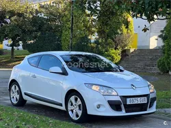 Blanco Usado 2010 Renault Mégane III Dynamique Berlina | 5699 € (Caro)