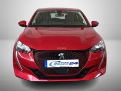 Rojo Usado 2020 Peugeot e-208 Allure Utilitario | 18.000 € (Un poco caro)
