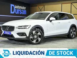 Blanco Usado 2019 Volvo V60 CC Pro Familiar | 33.990 € (Un poco caro)