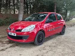 Rojo Usado 2007 Renault Clio II Authentique Berlina | 3999 € (Precio justo)
