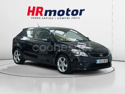 Negro Usado 2011 Kia ProCeed Active Utilitario | 7690 € (Caro)