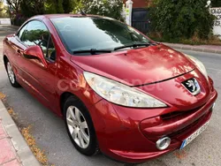 Granate Usado 2008 Peugeot 207 CC Descapotable | 4900 € (Precio justo)