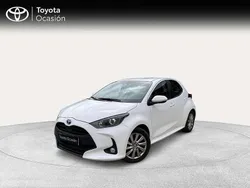 Blanco Usado 2024 Toyota Yaris Hybrid Active Utilitario | 20.490 € (Precio justo)
