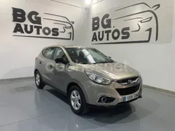 Marrón Usado 2010 Hyundai ix35 Comfort SUV | 8499 € (Un poco caro)