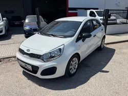 Blanco Usado 2013 Kia Rio Utilitario | 6900 € (Un poco caro)