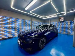 Azul Usado 2024 BMW 520 Comfort Edition Berlina | 55.000 € (Caro)