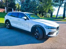 Blanco Usado 2021 Volvo V60 CC Pro Familiar | 24.999 € (Un poco caro)