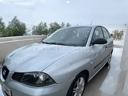 Gris / plata Usado 2009 Seat Ibiza Reference Berlina | 5790 € (Buen precio)