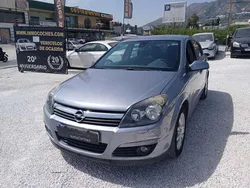 Gris Usado 2004 Opel Astra Edition Utilitario | 4500 € (Un poco caro)