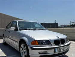 Gris / plata Usado 2000 BMW 318 Comfort Edition Berlina | 4500 €