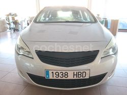 Gris / plata Usado 2011 Opel Astra Enjoy Berlina | 5500 € (Buen precio)