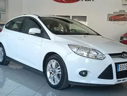 Blanco Usado 2012 Ford Focus Trend Berlina | 5399 € (Precio justo)