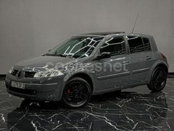 Gris / plata Usado 2005 Renault Mégane II Dynamique Berlina | 5990 € (Un poco caro)