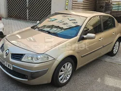 Beige Usado 2007 Renault Mégane II Dynamique Berlina | 3700 € (Caro)