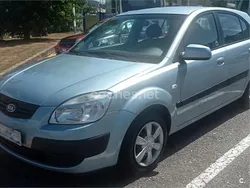 Gris / plata Usado 2005 Kia Rio EX Berlina | 2400 € (Precio justo)