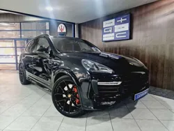Negro Usado 2016 Porsche Cayenne Turbo SUV | 61.990 €