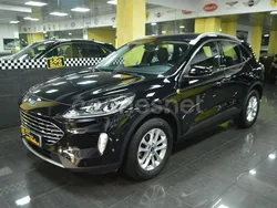 Negro Usado 2022 Ford Kuga Titanium SUV | 24.400 € (Precio justo)