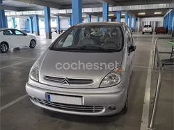Gris / plata Usado 2004 Citroën Xsara Picasso Exclusive Monovolumen | 4990 €