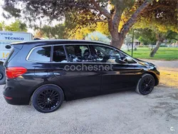 Negro Usado 2015 BMW 218 Luxury Line Familiar | 12.999 €