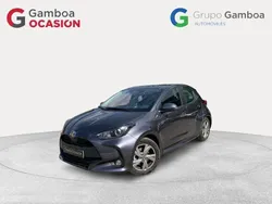 Gris Usado 2024 Toyota Yaris Hybrid Active Berlina | 20.990 € (Precio justo)