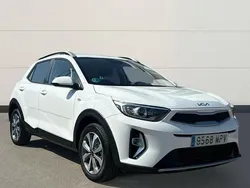 Blanco Usado 2024 Kia Stonic SUV | 18.300 € (Precio justo)
