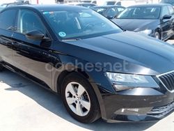 Negro Usado 2018 Skoda Octavia Ambition Berlina | 12.700 € (Super precio)