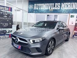 Gris / plata Usado 2021 Mercedes A180 Berlina | 27.900 € (Caro)