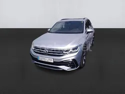 Gris / plata Usado 2021 VW Tiguan R-line SUV | 32.400 € (Un poco caro)