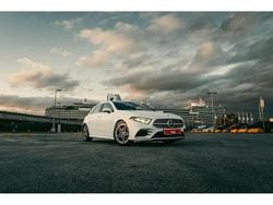 Blanco Usado 2021 Mercedes A180 AMG Utilitario | 24.000 € (Precio justo)