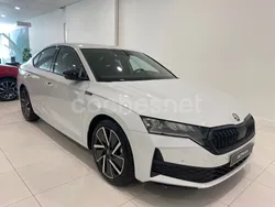 Blanco Usado 2025 Skoda Octavia SportLine Berlina | 33.900 € (Un poco caro)