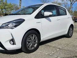 Blanco Usado 2019 Toyota Yaris Hybrid Active Utilitario | 13.900 € (Precio justo)