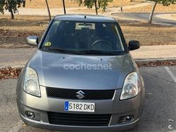 Gris / plata Usado 2005 Suzuki Swift GLX Berlina | 2900 € (Buen precio)