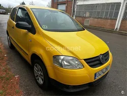 Amarillo Usado 2005 VW Fox Utilitario | 2490 €