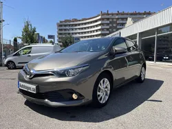 Marrón Usado 2017 Toyota Auris Active Berlina | 12.800 € (Precio justo)