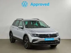 Plateado Usado 2021 VW Tiguan Life SUV | 26.170 € (Precio justo)