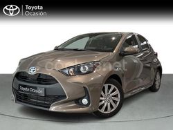 Verde Usado 2024 Toyota Yaris Hybrid Active Berlina | 21.900 € (Precio justo)
