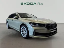 Amarillo Usado 2024 Skoda Superb LAURIN & KLEMENT Familiar | 39.900 €