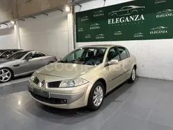 Beige Usado 2006 Renault Mégane II Dynamique Berlina | 3490 € (Precio justo)