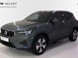 Oro Nuevo 2025 Volvo XC40 Core SUV | 41.990 € (Precio justo)