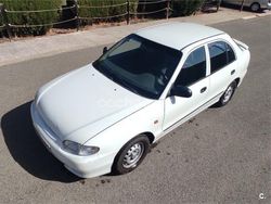 Blanco Usado 1999 Hyundai Accent GLS Berlina | 1500 €