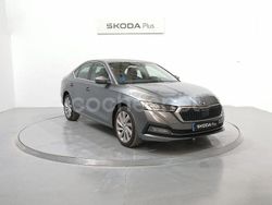 Gris / plata Usado 2024 Skoda Octavia Selection Berlina | 29.500 € (Precio justo)