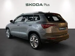Gris Usado 2024 Skoda Karoq SUV | 30.200 € (Un poco caro)
