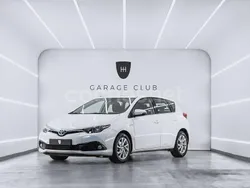 Blanco Usado 2019 Toyota Auris Hybrid Active Berlina | 13.199 € (Buen precio)