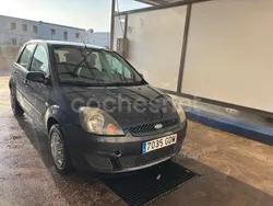 Negro Usado 2008 Ford Fiesta Ambiente Utilitario | 3399 € (Precio justo)