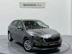 Gris / plata Usado 2024 Skoda Scala Selection Utilitario | 20.950 € (Caro)