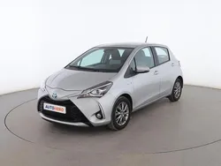 Gris Usado 2018 Toyota Yaris Hybrid Active Utilitario | 14.599 € (Precio justo)
