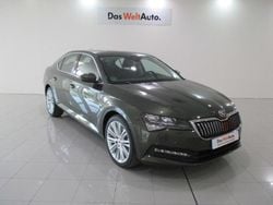 Verde Usado 2023 Skoda Superb Ambition Familiar | 31.490 € (Super precio)